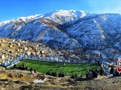 زمین چمن فوتبال در دل رشته کوه‌های زاگرس (فیلم و تصاویر)