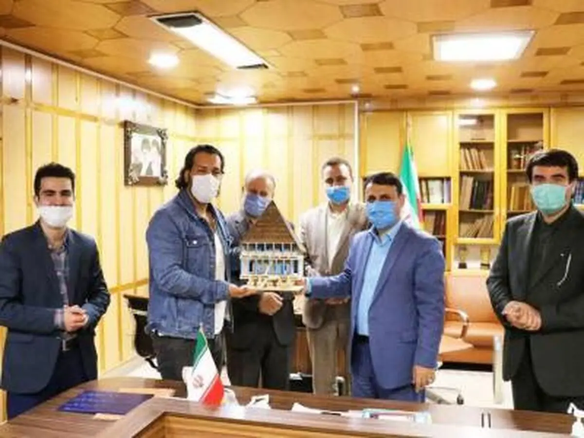پذیرای نقد و پیشنهادات صاحب نظران عرصه اقتصادی و اجتماعی هستیم 