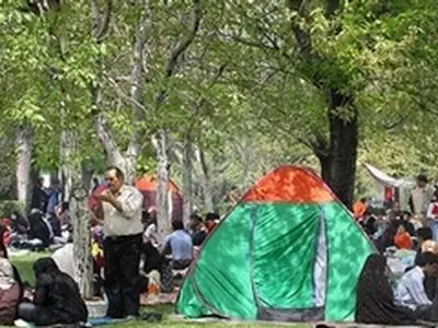 مردم قصرشرین شب را در بیرون از خانه‌های خود سپری کردند