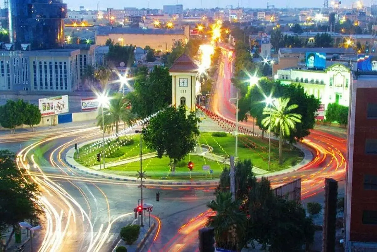 گردش در اسکله؛ غذا‌خوری در آب انبار قوام 