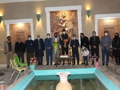 نوجوان والیبالیست دامغانی  و  قهرمان سوپرلیگ کشور با استقبال مسئولان وارد زادگاهش شد