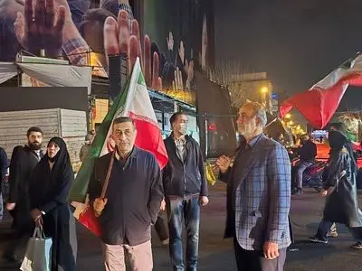 حضور مردم ضامن عبور از روزهای سخت است