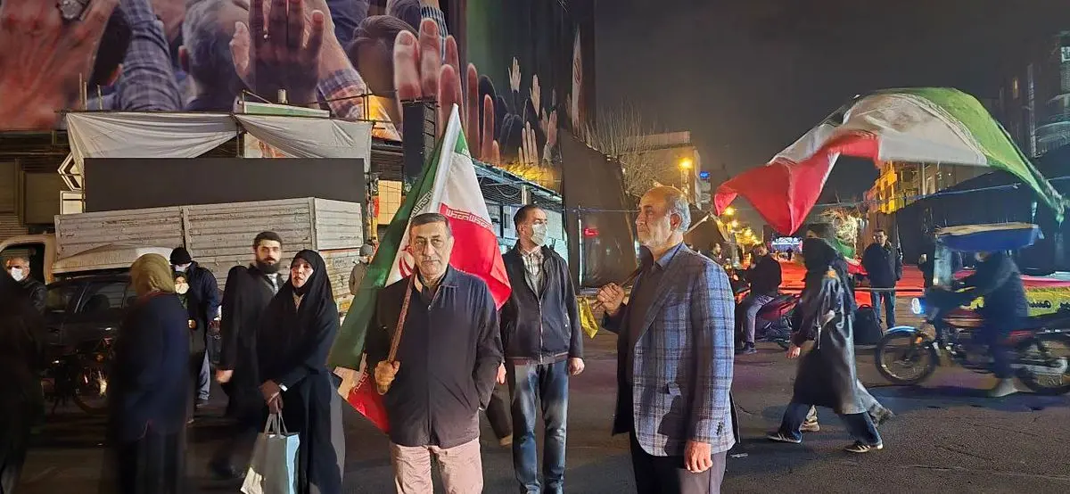 حضور مردم ضامن عبور از روزهای سخت است