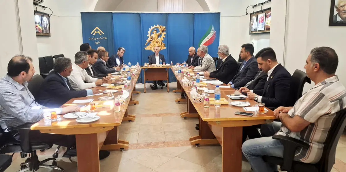 تشکل‌ها باید راهکار عملیاتی برای عبور از بحران ارائه دهند