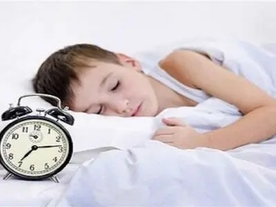تاثیرات منفی صبح زود بیدار شدن برای کودکان+ فیلم