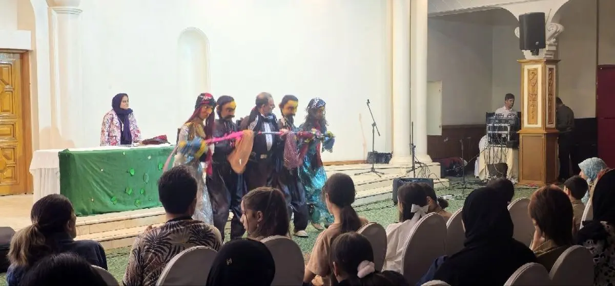دیدار صمیمانه هنرمندان با کودکان آسیب دیده از جنگ