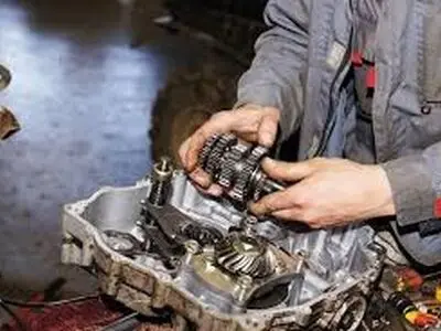 چگونه مشکلات گیربکس را تشخیص دهیم؟