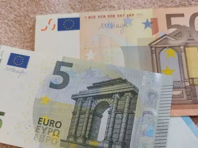 توصیه دولت فرانسه به شرکت‌های این کشور برای عدم شتاب در خروج از روسیه