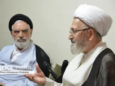 دیدار آیت الله عاملی مدیر حوزه علمیه خراسان با آیت الله سبحانی از مراجع عظام تقلید در مدرسه علمیه عالی نواب مشهد