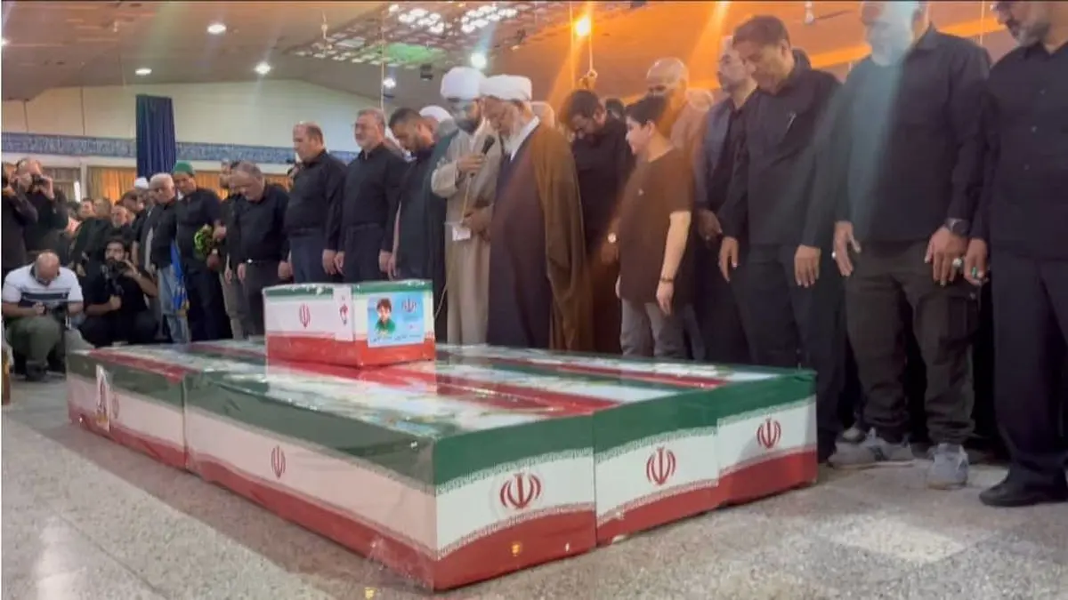 برگزاری مراسم تشییع پیکرهای ۷ عضو خانواده دانشمند شهید هستهای + فیلم