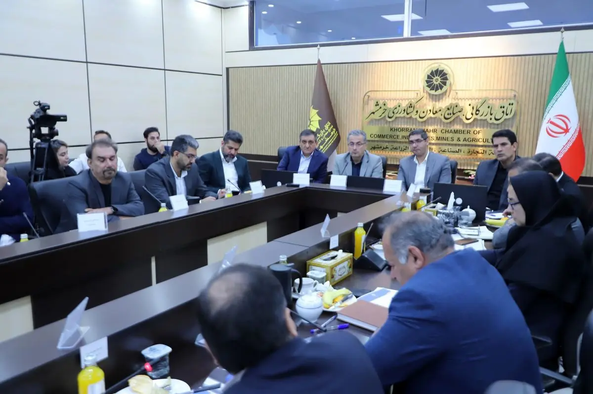 محور توسعه تجارت و جذب سرمایه در مناطق آزاد