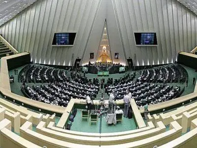 ورود یک نماینده مستقل برای شهرستان‌های کمیجان و خنداب در مجلس / خانه ملت به افزایش تعداد نمایندگان رأی داد 