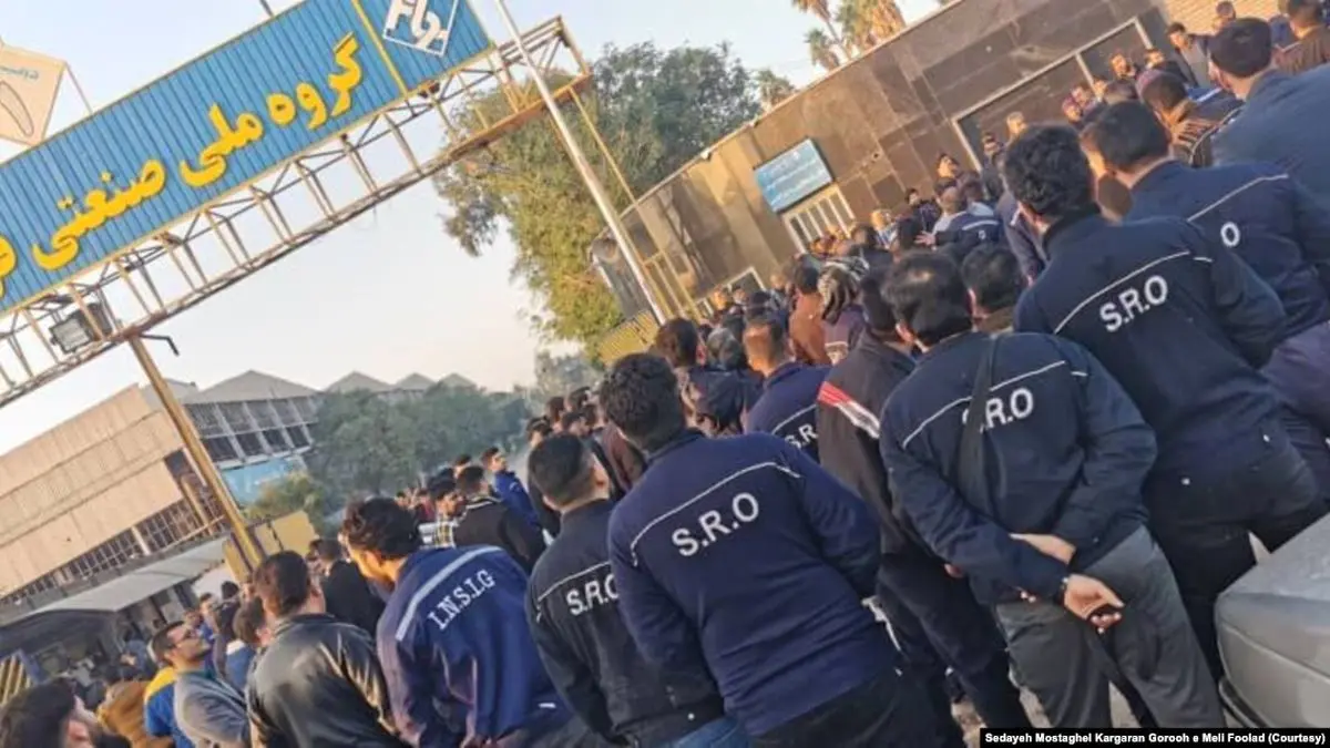 پایان تجمع کارگران گروه ملی فولاد اهواز/ با تاخیر در پرداخت حقوق مخالفیم