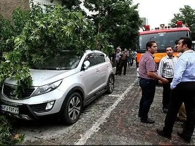 گزارش ۳۶ مورد حادثه ناشی از توفان عصر امروز پایتخت/ هیچ مصدومی نداشتیم