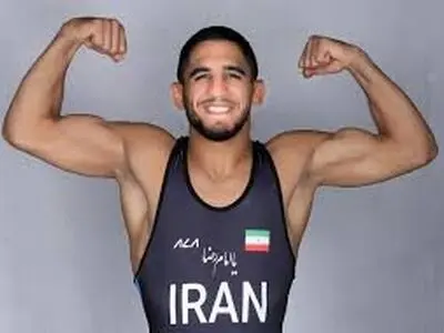ویدیوی وایرال شده از رقص برادر رحمان عموزاد در مراسم استقبالش/ فیلم 