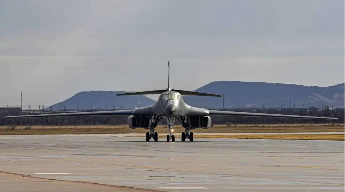 گام تازه آمریکا در تشدید جنگ؛ بمب‌افکن B-1 وارد عملیات علیه ایران شد