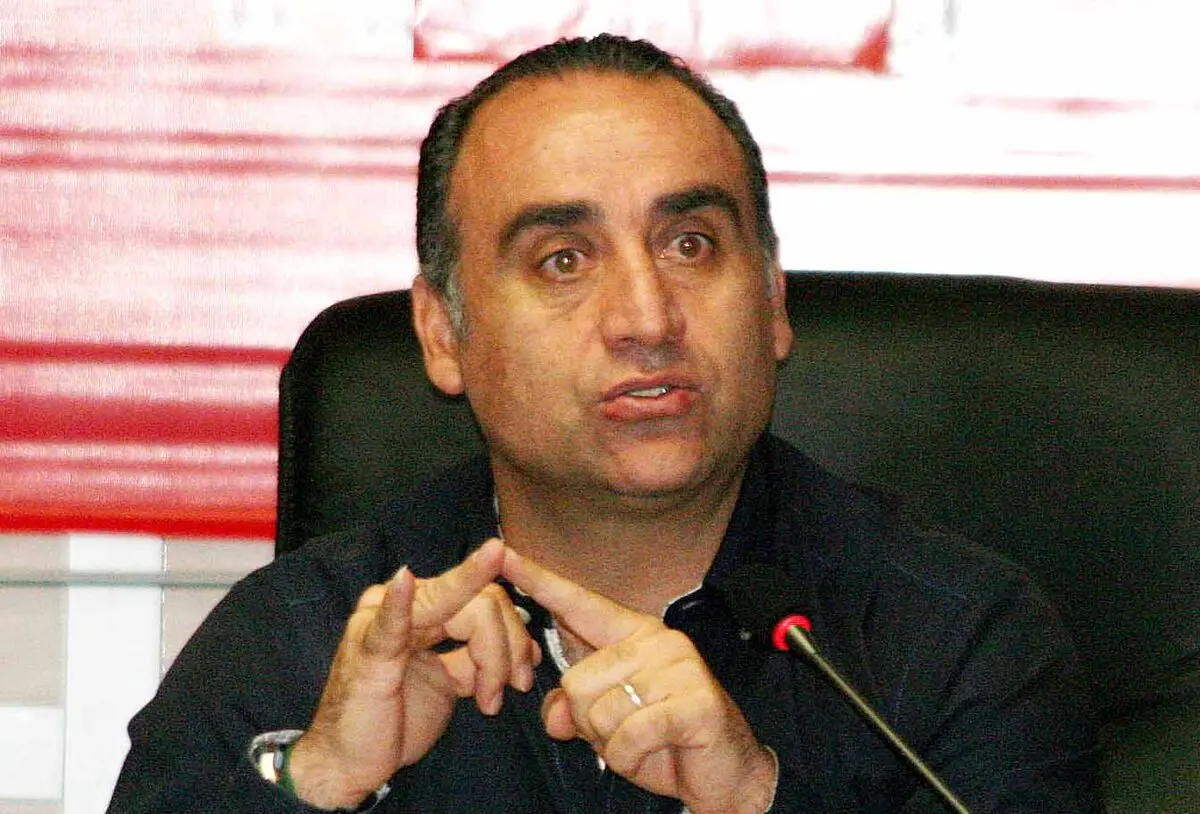 حسین عبدی عزادار شد