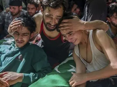 تیراندازی ارتش هند به روی تظاهرات کنندگان کشمیری