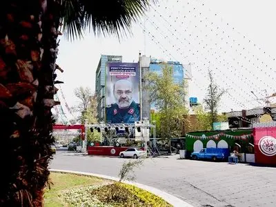 تصویر شهید راه قدس در میدان فلسطین