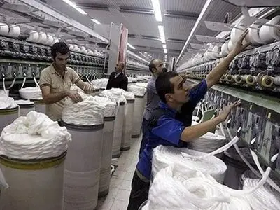 کارگران «پویا نخ» همچنان در انتظار بازگشت به کار هستند