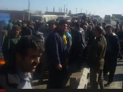 کشاورزان شین آباد در جاده میاندوآب- بوکان تجمع کردند