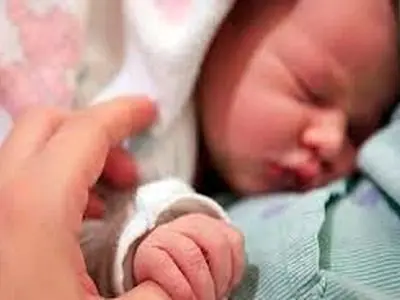 ۵۰ درصد نوزادان در ۶ ماهه اول تولد فقط از شیر مادر تغذیه میکنند/الزام دستگاهها به راه اندازی مهدکودک و اتاق شیردهی در قانون جوانی جمعیت