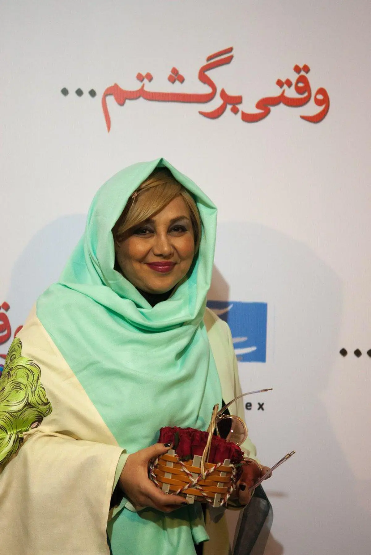 بهنوش بختیاری: عاشق نماز خواندن هستم اما می ترسم در جمع بیان کنم+ فیلم
