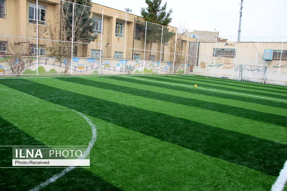 بهره‌برداری از زمین چمن مصنوعی مدرسه شهید فهمیده الوند