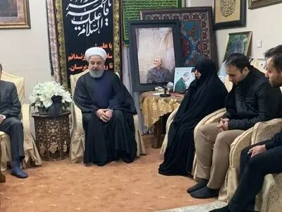 روحانی یزور منزل الشهید الفریق قاسم سلیمانی