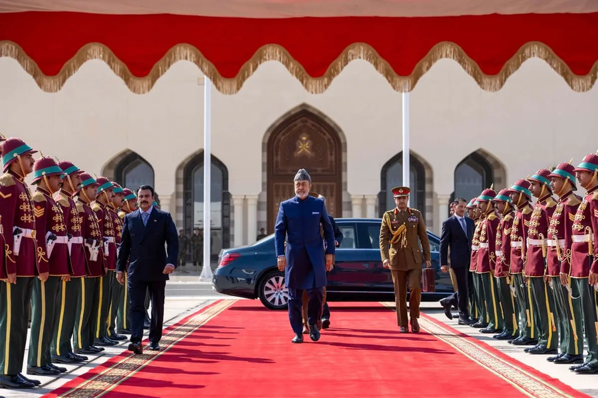 سلطان عمان عازم انگلیس شد