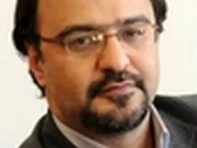 دانشجویان نباید دست خود را به سوی مرکز هنرهای نمایشی دراز کنند