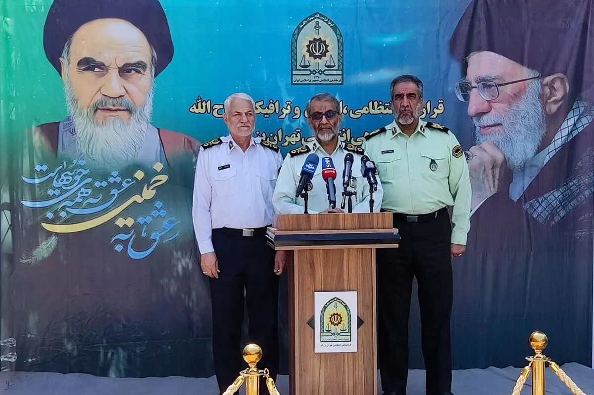 درخواست پلیس از زائران مراسم سالگرد ارتحال امام خمینی (ره) برای رعایت مقررات راهنمایی و رانندگی 