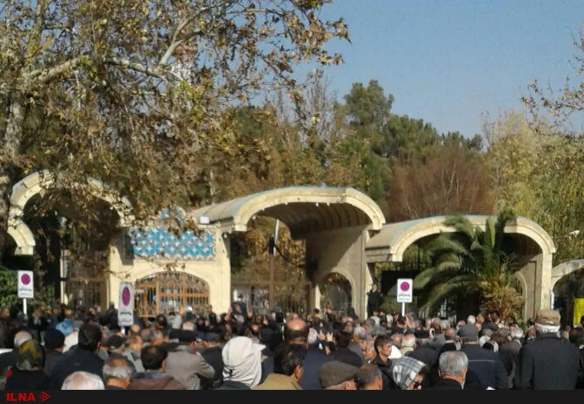 بازنشستگان فولاد مبارکه وذوب آهن اصفهان امروز هم تجمع کردند