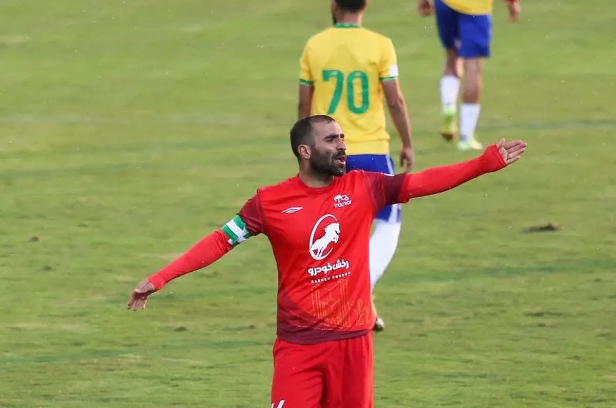 کیانی: داور برای پرسپولیس پنالتی اشتباه گرفت