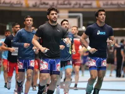 تمرینات سنگین شاگردان محمد بنا برای حضور در کشتی فرنگی قهرمانی آسیا
