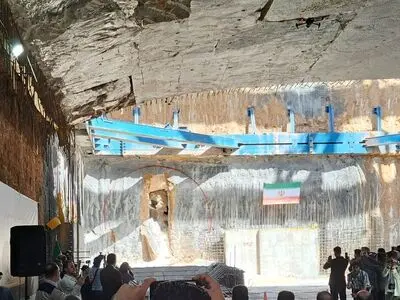 پایان عملیات حفاری فاز دو خط دوم متروی شیراز / TBM به ایستگاه سعدی رسید