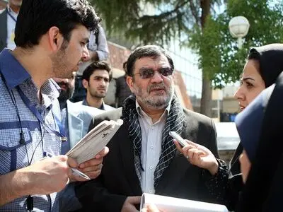 مرتضوی در وارونه‌گویی استاد است