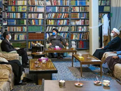 امروز در عرصه نظر همگان جمهوریت را پذیرفته‌اند اما در عمل این رکن مهم تضعیف شده است