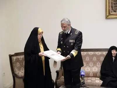 اعطای درجه سپهبدی شهید محمد باقری به خانواده شهید