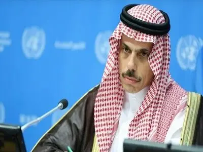 گفت‌وگوی تلفنی بن فرحان با همتایان منطقه‌ای