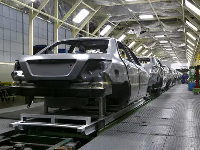 رنگ خودرو جزو استاندارد‌های اجباری ایمنی نیست