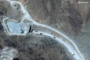 این مرد مرموز اطلاعات کوه کلنگ را به آمریکا داد+ عکس