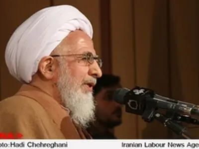 جهانی فکر می کنیم اما ناز کسی را نمی‌کشیم
