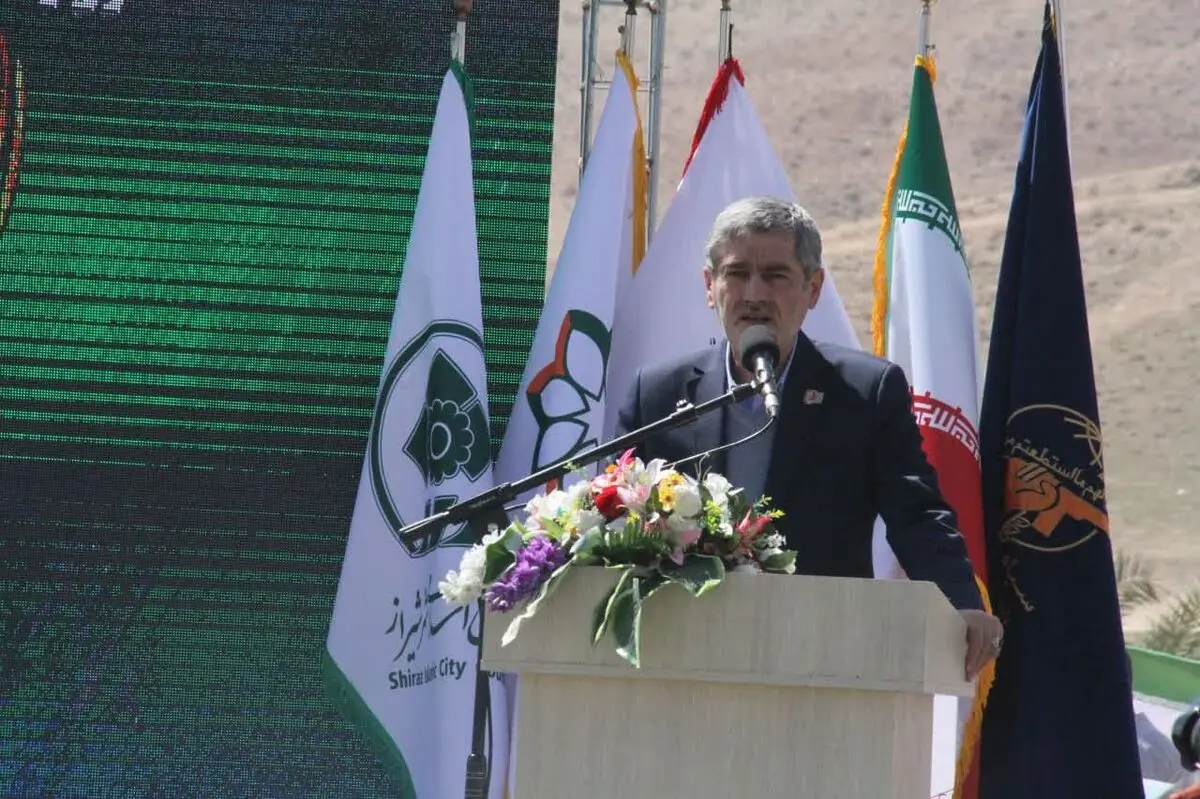 شهروندان قطع شدن درختان در شیراز  را اطلاع‌رسانی کنند