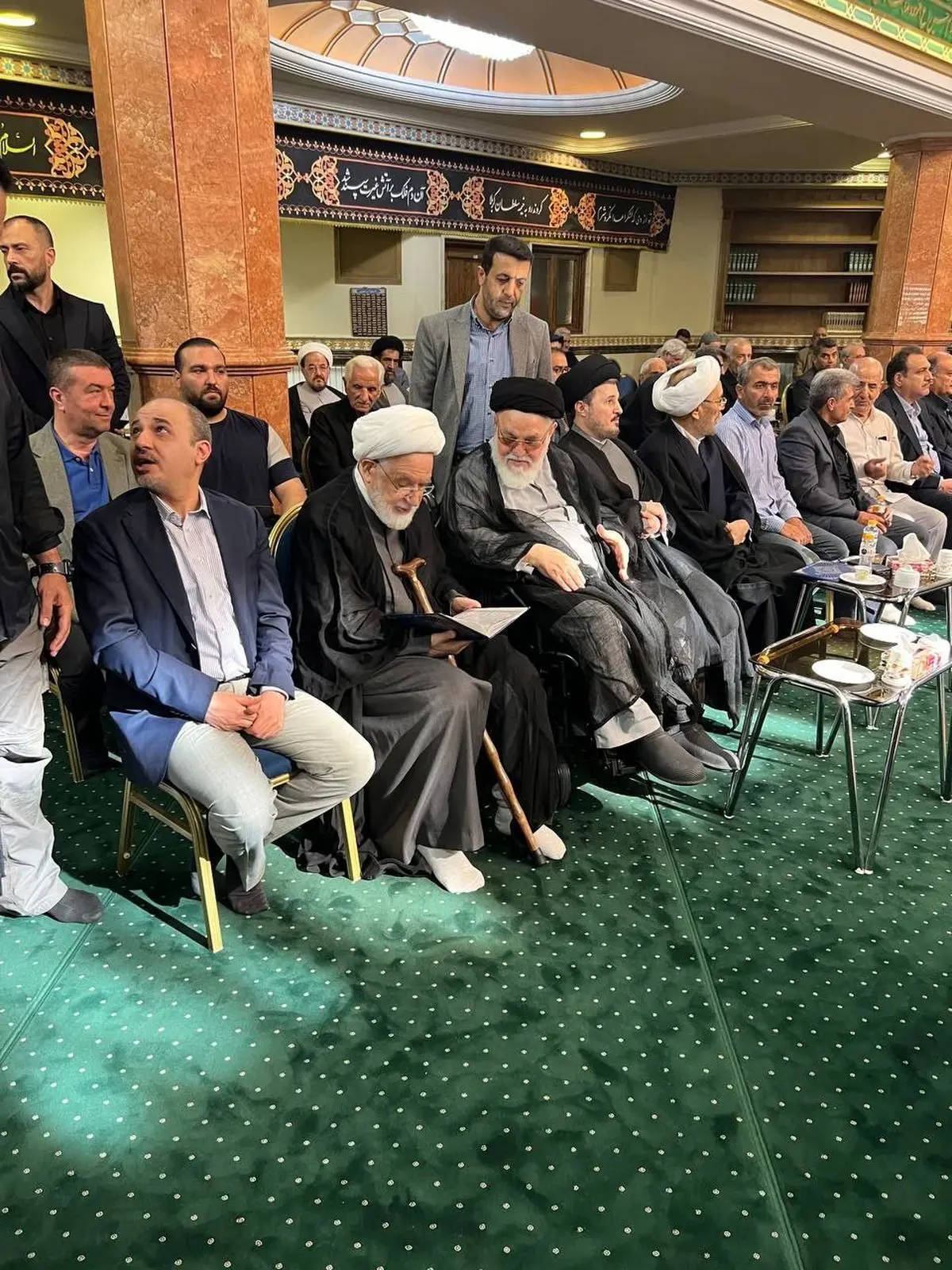 حضور حجت الاسلام کروبی در مراسم ختم مرحوم جماعتی
