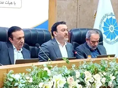 کانتینرهای ما در کراچی و جبل‌علی با مشکل مواجه شده است 