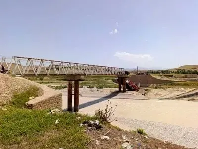 تخریب پل فلزی روستای خدیجه مامتین جاده ابوالفارس رامهرمز/اعلام مسیرهای جایگزین