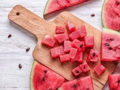 اگر می خواهید آفتاب سوخته نشوید این خوراکی ها را مصرف کنید 