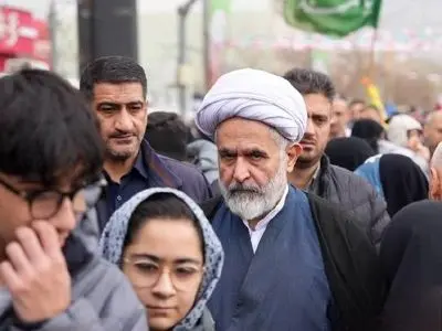 حضور حجت الاسلام طائب در راهپیمایی ۲۲ بهمن