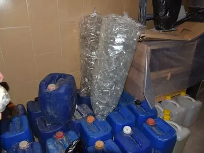 هشدار معاون غذا و دارو اراک درباره عرضه الکل صنعتی به‌جای الکل ضدعفونی‌کننده